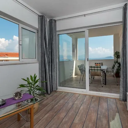 Apartman Ane * 特罗吉尔