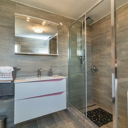 Apartman Ane 特罗吉尔